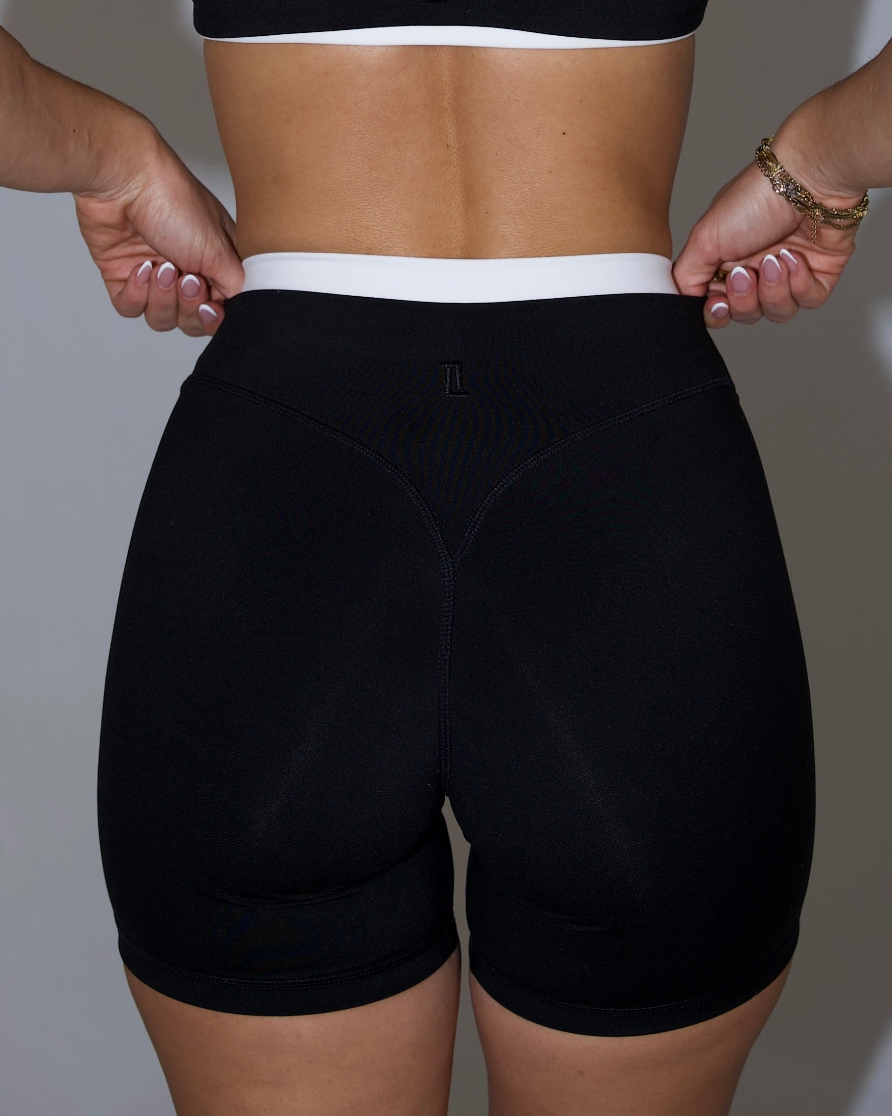 Layered Sculpt Short - Black & White